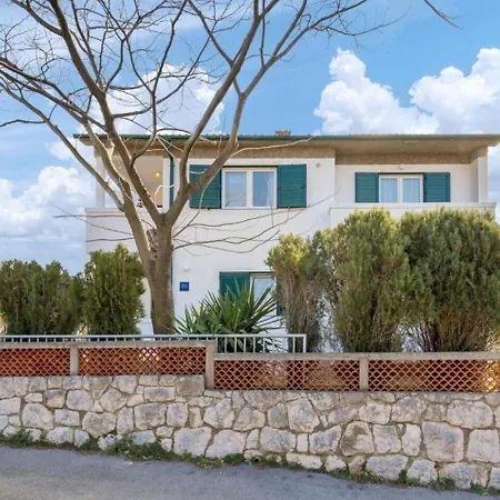 Apartament Nedo *